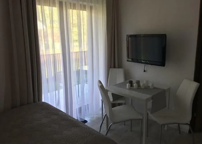 Ostoja 홈스테이 데브키